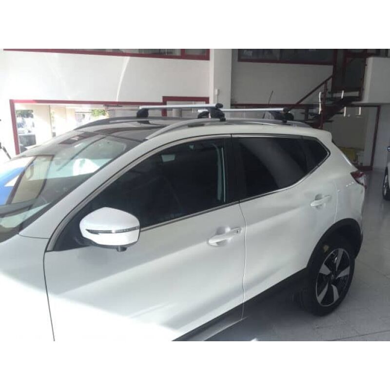 Krovni nosaci za Nissan Qashqai  2014-2021 sa uzduznim sipkama na krovu